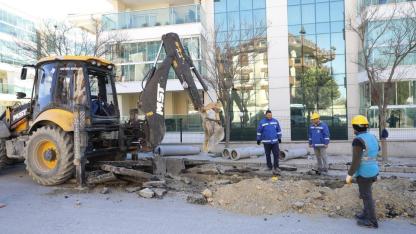 BAŞKAN ÇERÇİOĞLU’NUN ÇALIŞMALARI İLE KUŞADASI’NIN ALTYAPISI GÜÇLENİYOR