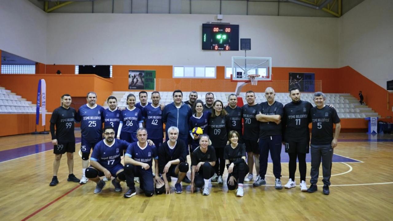 Çeşme Belediyesi Birimler Arası Voleybol Turnuvası coşkuyla tamamlandı