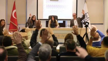 Çeşme Meclisi’nde tarihi oylama: Kiralık Sosyal Konut projesi oy birliğiyle kabul edildi