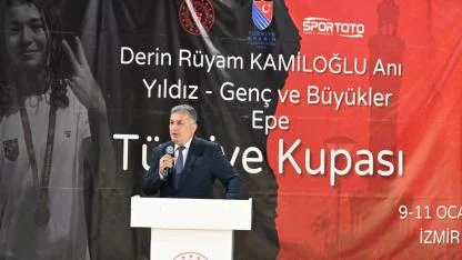 Derin Rüyam Kamiloğlu’nun Adı Eskrim Pistlerinde Yaşadı