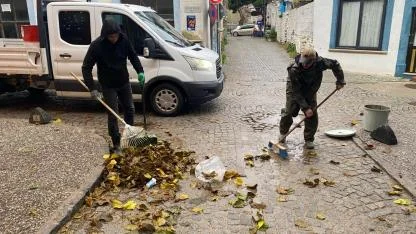 Foça Belediyesi Ekipleri Fırtına ve Yağışa Karşı Teyakkuzda