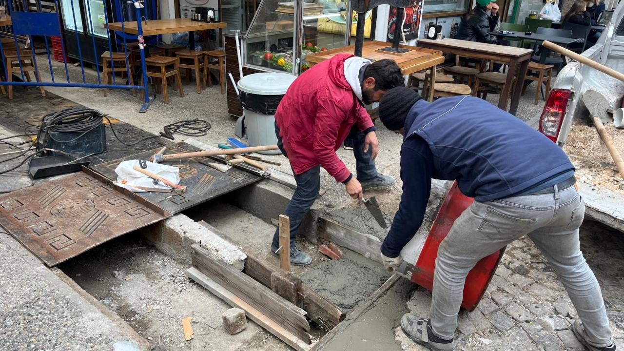 Foça Belediyesi Kentin Her Noktasında Sahada