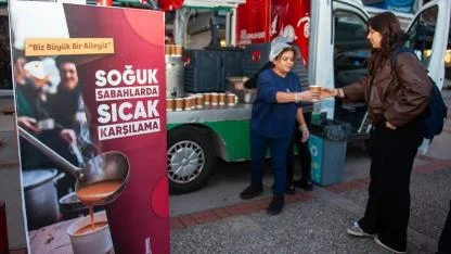 Karşıyaka'da 15 bin kişiye sıcak çorba ikramı