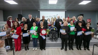 Kendine Güvenen Sesler Güzelbahçe Sağlıklı Yaş Alma Merkezi’nde Yankılandı