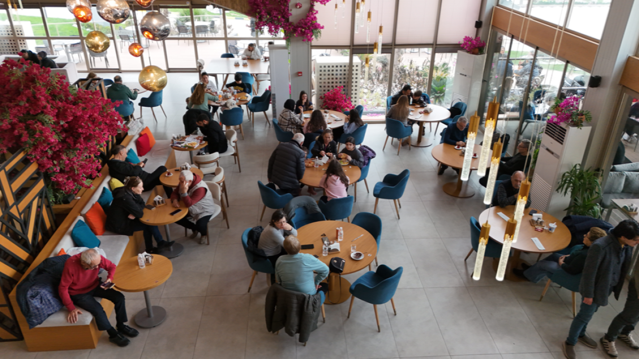 Menemenliler Aynısefa'yı çok sevdi