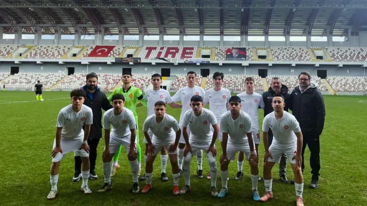 Tire Belediye Spor U18, Namağlup Şampiyon!