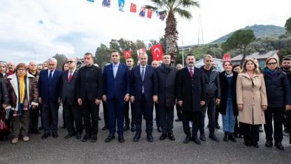 UĞUR MUMCU, NARLIDERE’DE KARANFİLLERLE ANILDI