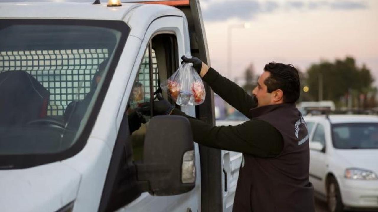 Balçova’da İftar Saatinde Sıcak Dokunuş