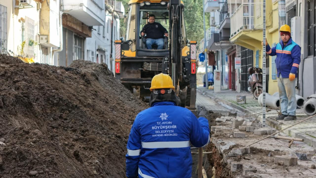 BAŞKAN ÇERÇİOĞLU’NUN ÇALIŞMALARI İLE EFELER’İN ALTYAPISI GÜÇLENİYOR