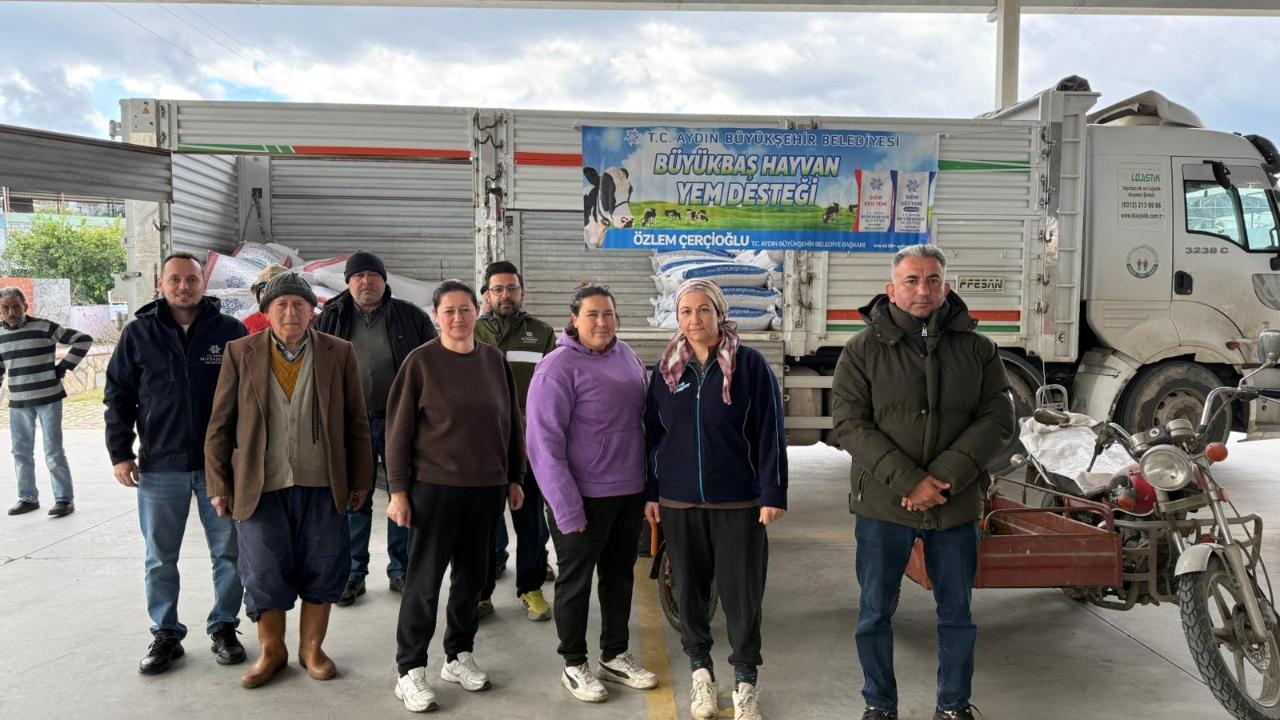 BAŞKAN ÇERÇİOĞLU’NUN KÜÇÜK ÜRETİCİLERE YEM DESTEKLERİ DEVAM EDİYOR