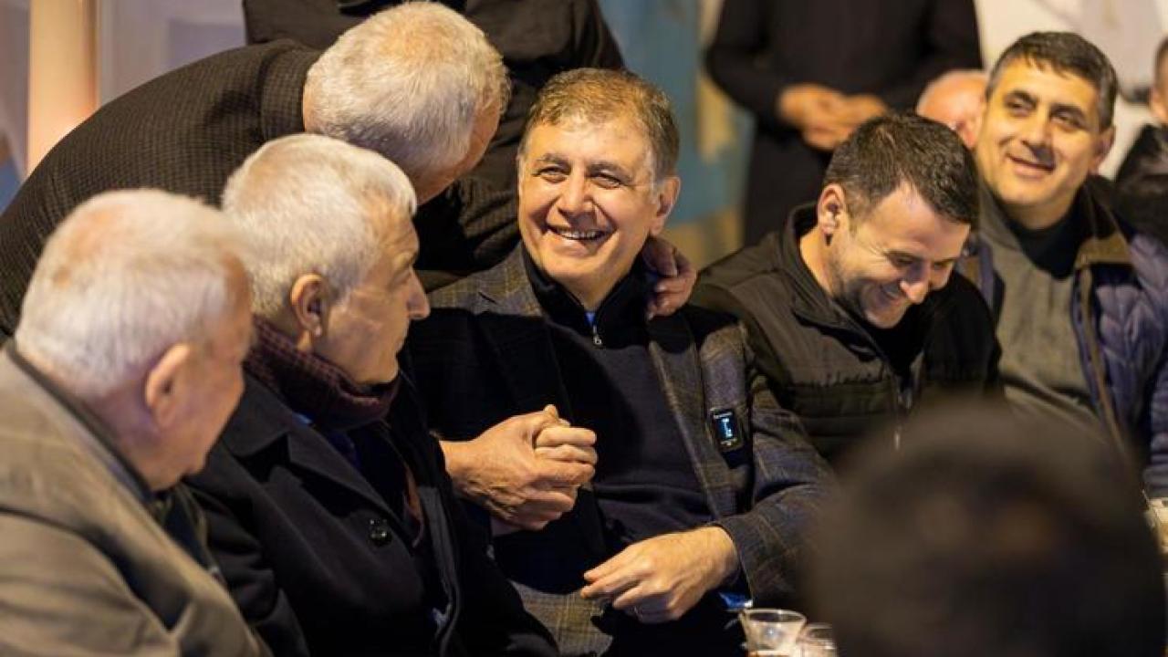 Başkan Tugay Kemalpaşalılarla sahur sofrasında buluştu