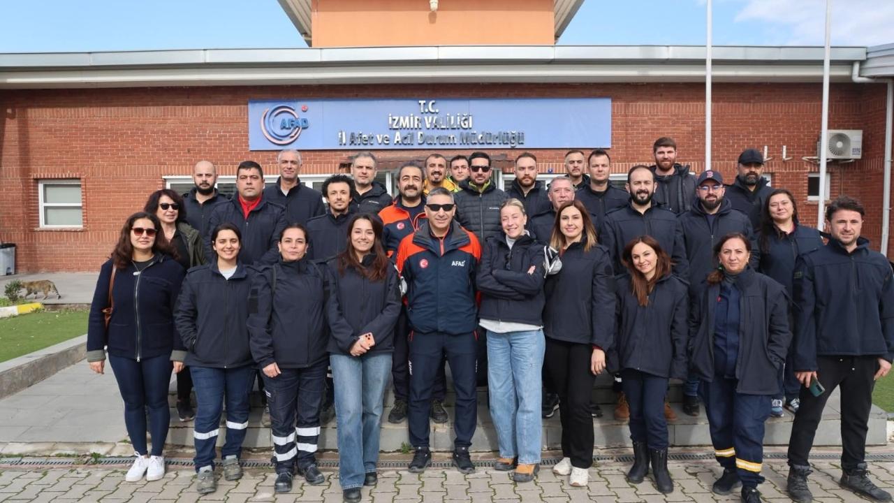 Bayraklı Belediyesi Arama Kurtarma Ekipleri AFAD Eğitimini Tamamladı