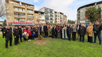 BUCA'DA 6 ŞUBAT'TA KAYBEDİLENLER FİDANLARLA ANILDI