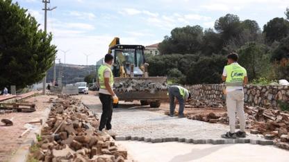 Çeşme Belediyesinden yol yenileme seferberliği