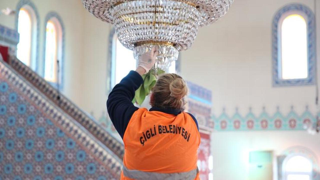 Çiğli’de İbadethaneler İçin Temizlik Mesaisi