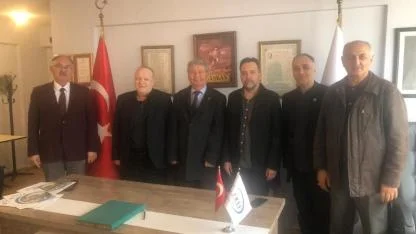 İZMİR’DE ÇOKLU ÇÖKÜŞ: KÖRFEZ KİRLİ, SU YOK, ÇÖZÜM BETON!