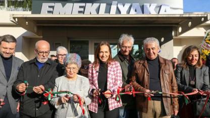 Karşıyaka’da bir açılış daha: Çınarlar ‘Emekli Yaka’ya kavuştu!