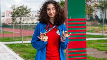 Karşıyaka’nın genç atleti Türkiye’nin zirvesinde