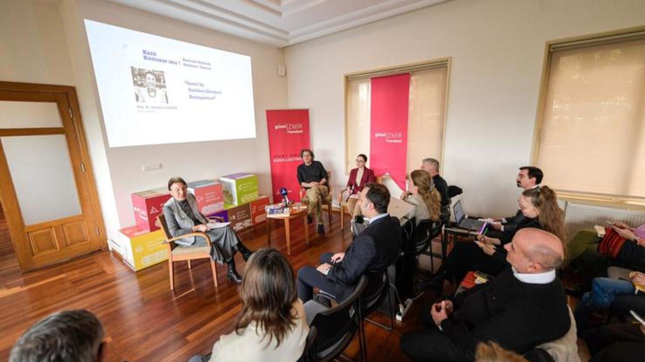 Kent konuşuyor, İzmir dinliyor