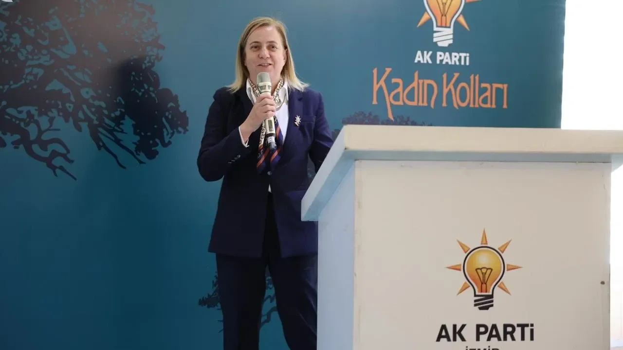 AK Parti İzmir’de "Köklerden Geleceğe" Vizyonu: Kadın Siyasetin Öznesi, Toplumun Mimarı