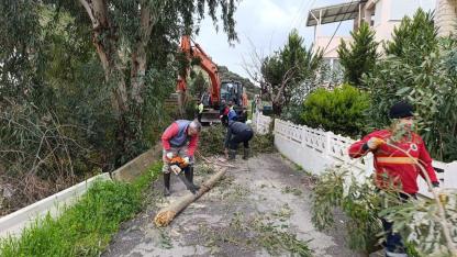 Menderes Belediyesi’nden Vatandaşa Temizlik Desteği