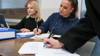 Menemenli gençlere tam destek!