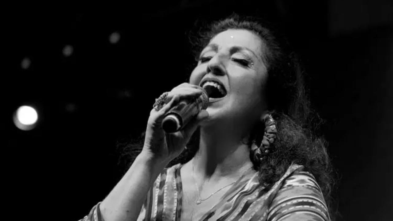 "Rüzgâra Şarkılar Söyle"