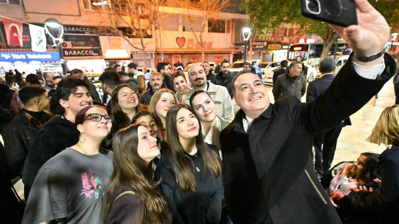 8 Mart’ta Sergiler, Anlatılar ve Yürüyüş