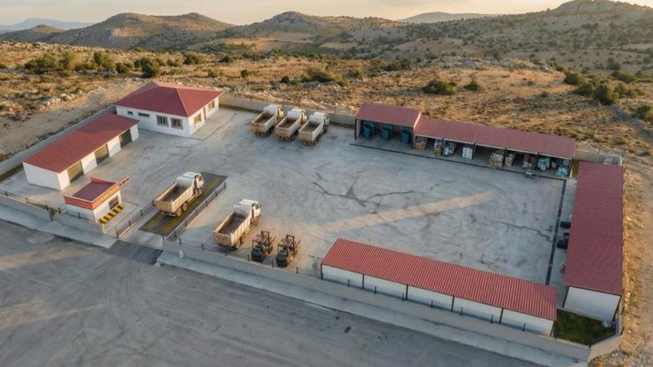 Ayvalık’ta 1. Sınıf Atık Getirme Merkezi’nin Yapımına Başlanıyor