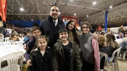 Balçova’da Kadir Gecesi’nde Dayanışma Sofrası Kuruldu