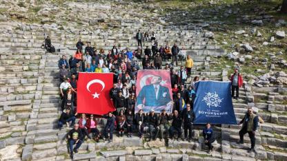 BAŞKAN ÇERÇİOĞLU VATANDAŞLARI PRİENE ANTİK KENTİ’NDE EŞSİZ TREKKİNG ETKİNLİĞİ İLE BULUŞTURDU