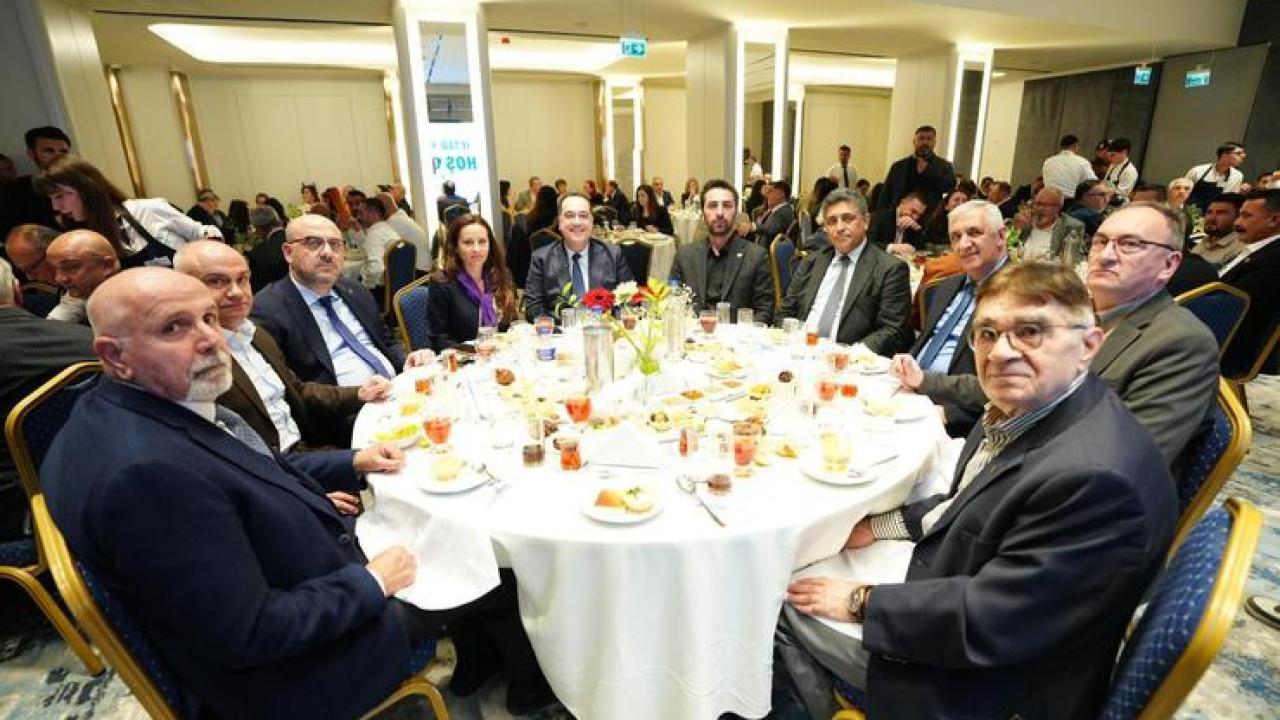 Başkan Dutlulu, Basın Mensupları ve Meclis Üyeleriyle İftarda Buluştu