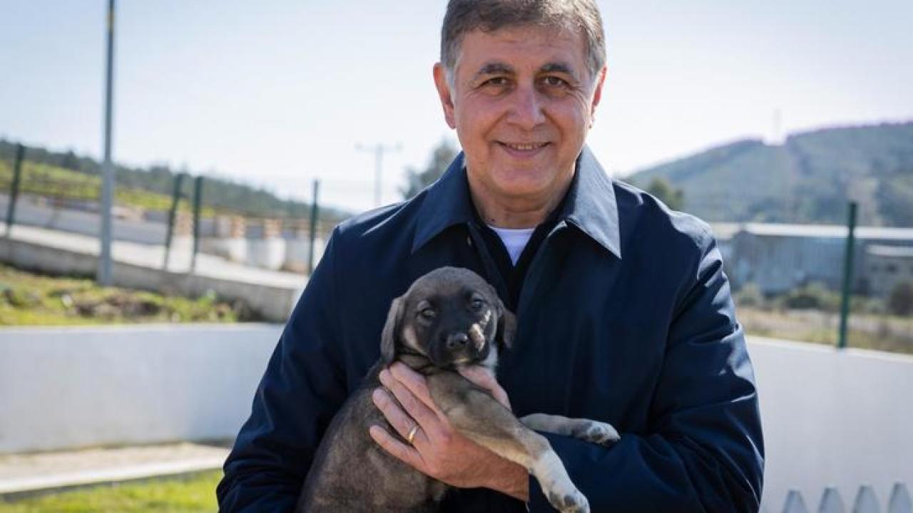 Başkan Tugay'dan İzmirlilere çağrı: Yarım saatinizi ayırın, bir cana umut olun
