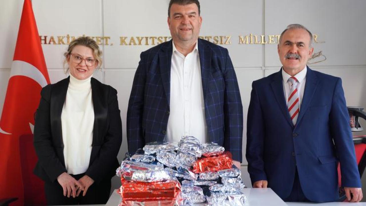 Başkan Yetişkin: Oyuncakları çocuklara kendi ellerimle dağıtacağım”