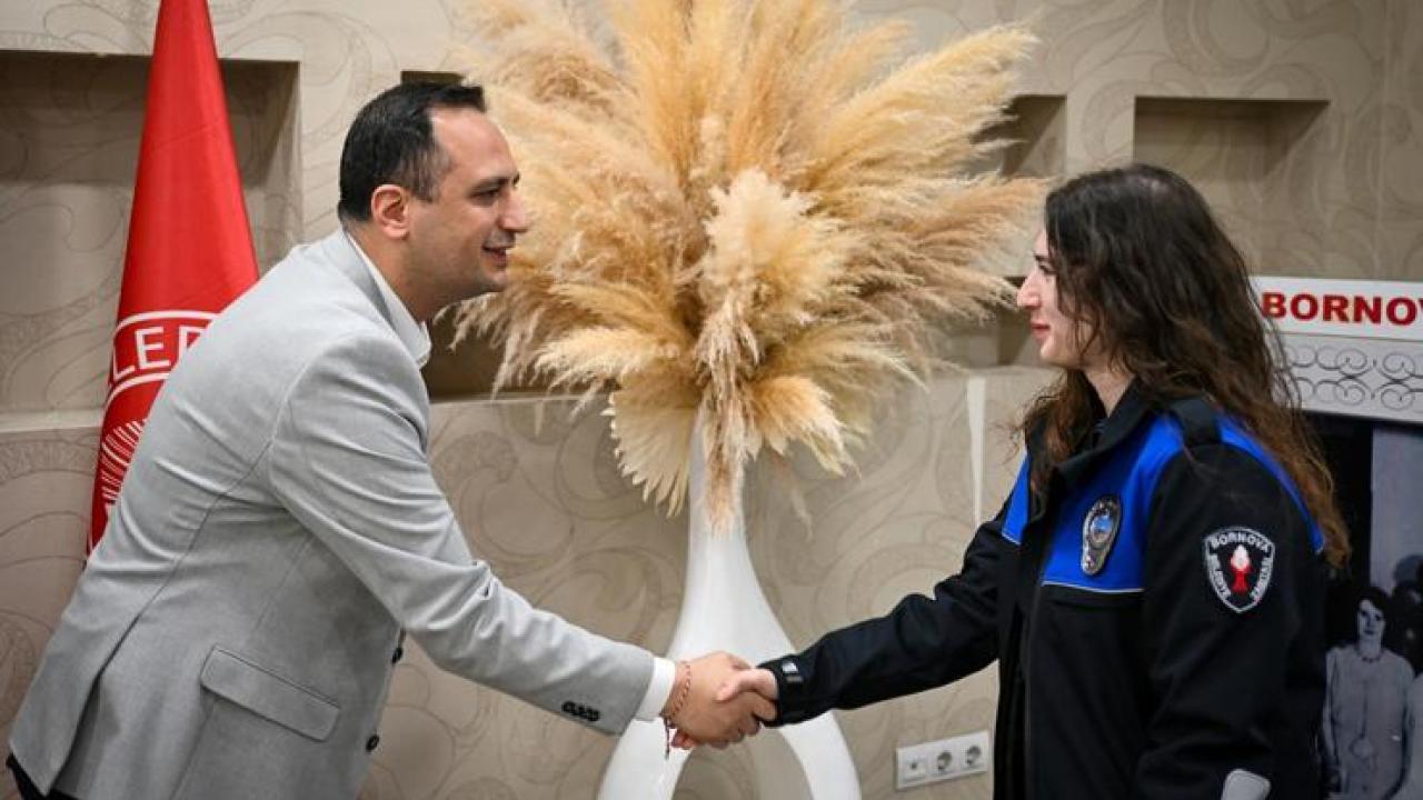 Bornova Belediye Başkanı Ömer Eşki mesai arkadaşlarıyla bayramlaştı