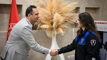 Bornova Belediye Başkanı Ömer Eşki mesai arkadaşlarıyla bayramlaştı