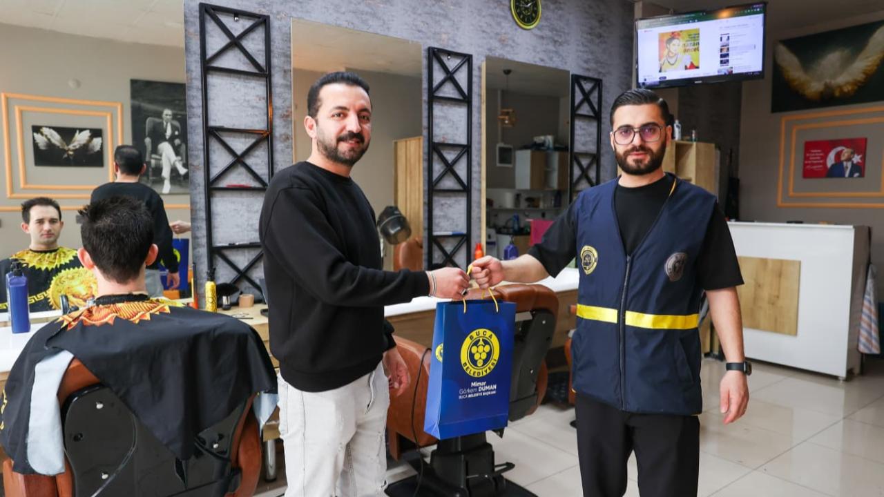 Buca Belediyesi berberleri unutmadı