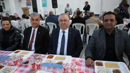 Edremit Belediyesi iftar sofraları Altınoluk’ta kuruldu