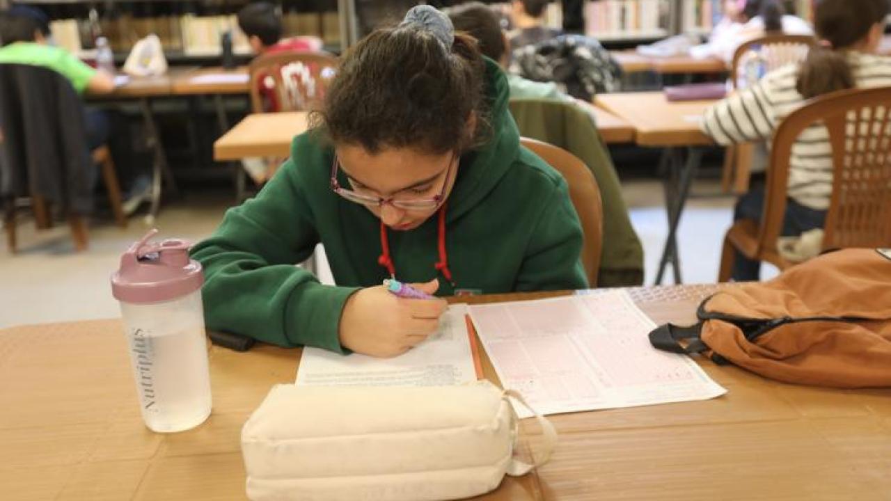 Efes Selçuk Belediyesi’nden Sınav Yolundaki Öğrencilere Destek