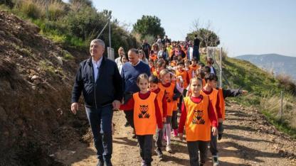 Güzelbahçe’de 1000 Zeytin Fidanı Toprakla Buluştu