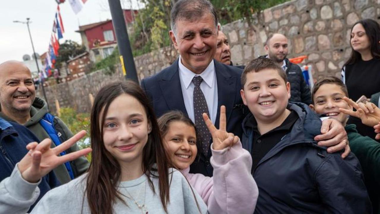 İzmir’de kadın ve çocuk odaklı sosyal politikalar güçleniyor