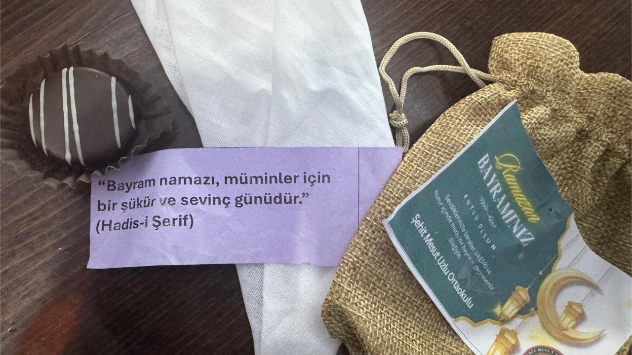 Karşıyaka’da Öğrencilere Anlamlı Bayramlaşma Etkinliği