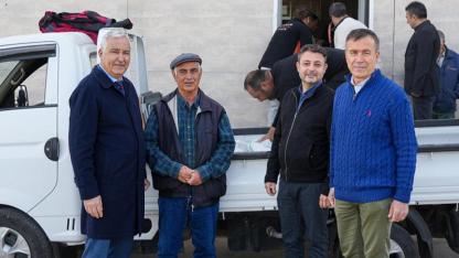 Kemalpaşa Belediyesi’nden çiftçiye 208 ton gübre desteği