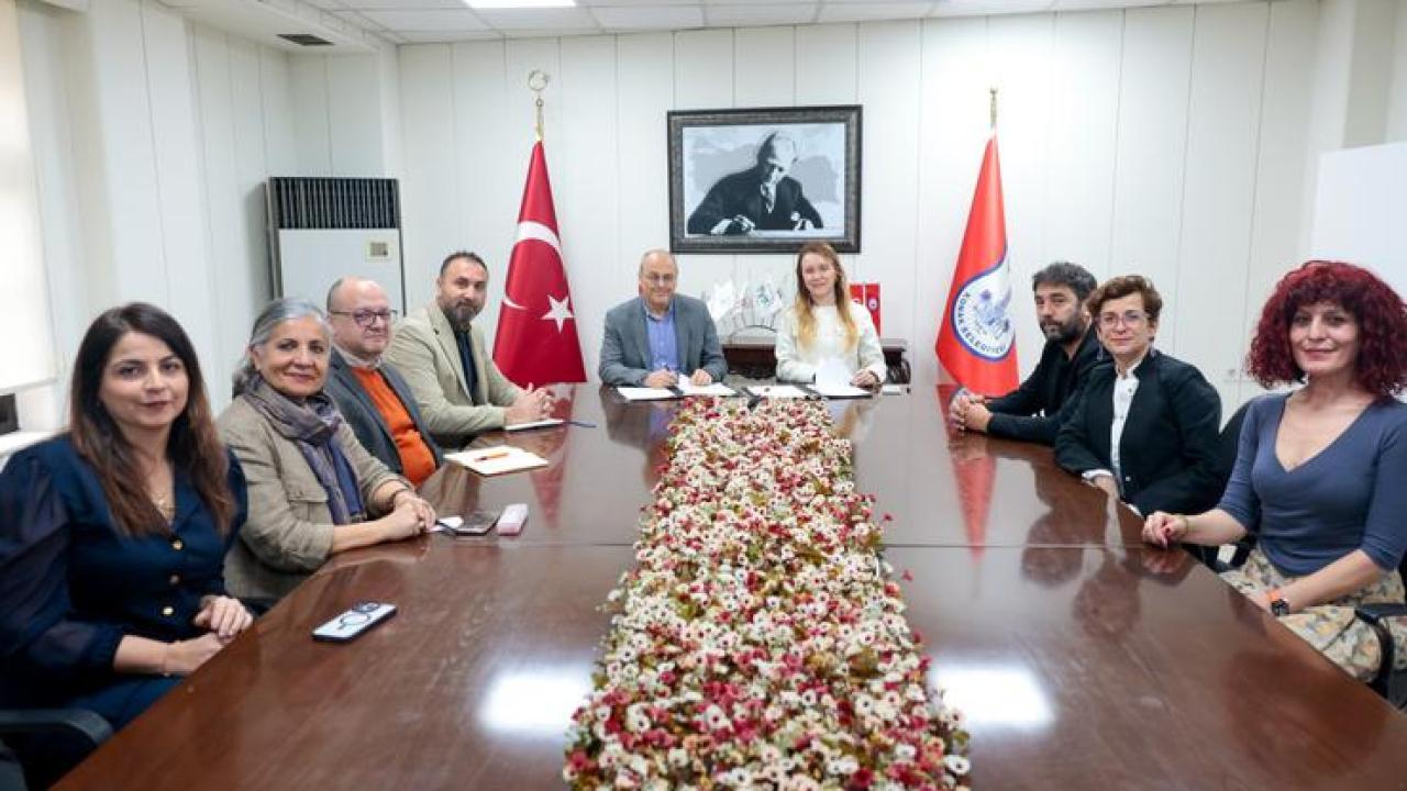 Konak Belediyesi ve BAYETAV’dan iş birliği: İmzalar eşit ve adil yaşam için atıldı