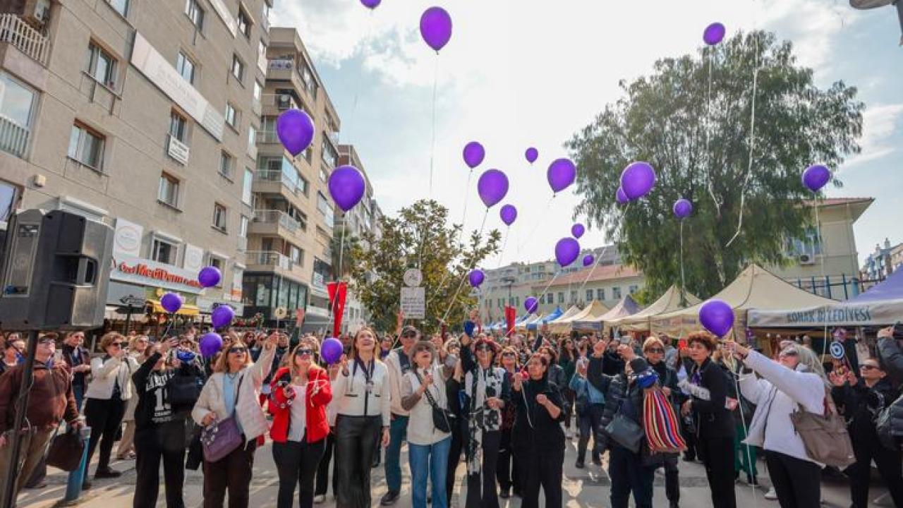 Konak’ta kadın emeği ve dayanışmasına festival gibi kutlama