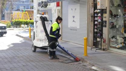Konak’tan temizliğe pratik çözüm: Filler görev başında