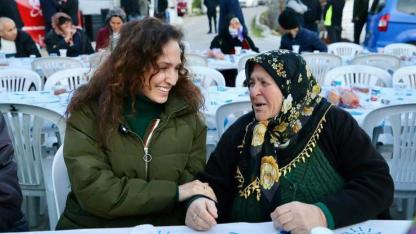Köy meydanında Ramazan buluşması