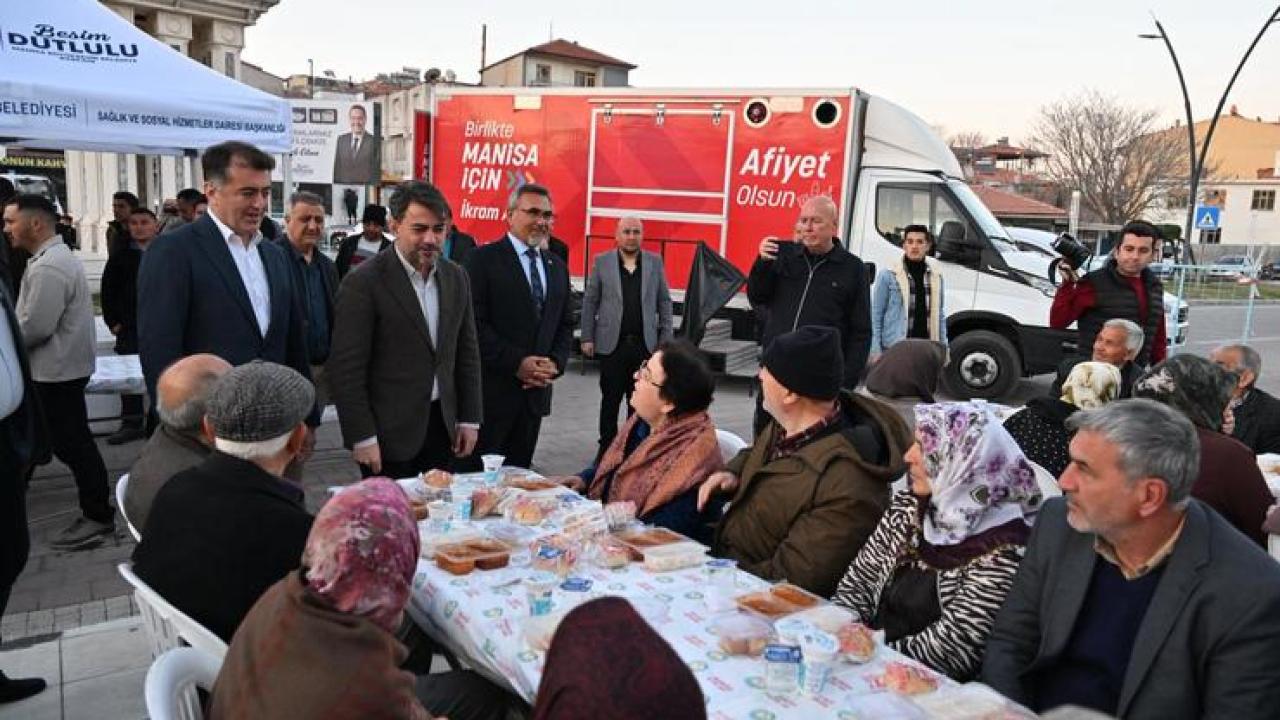 Manisa Büyükşehir Belediyesinin İftar Sofrası Selendi’de Kuruldu
