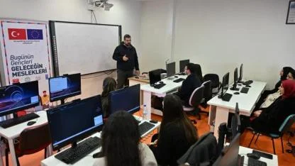 Manisa Büyükşehir’den Gençlere Dijital Gelecek Vizyonu