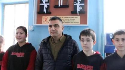 Okulda para toplayıp, 3 bakkalın veresiye defterini satın aldılar